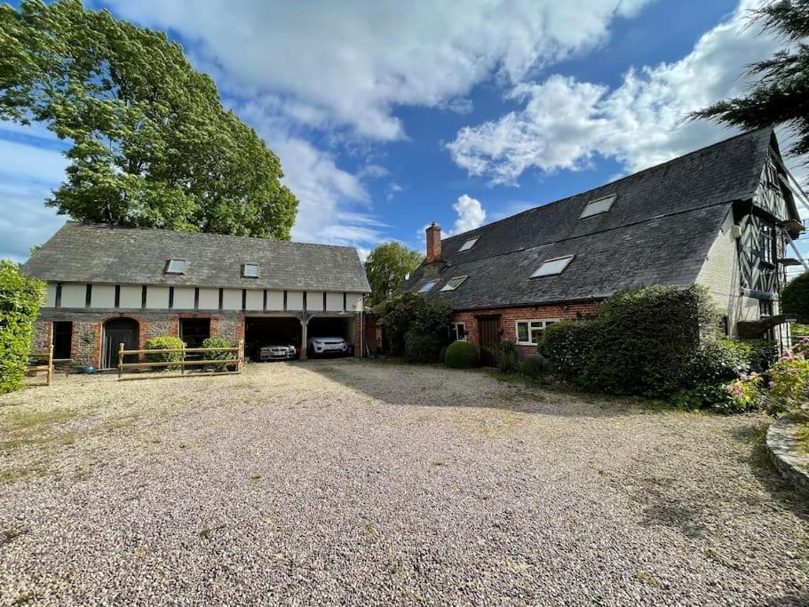 Stylish 2-Bed Cottage With Secure Parking Winforton Exterior foto